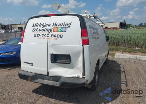 2015 Chevrolet Express 2500 Work Van z USA, uszkodzony, nr VIN 1GCWGFCF7F1272654